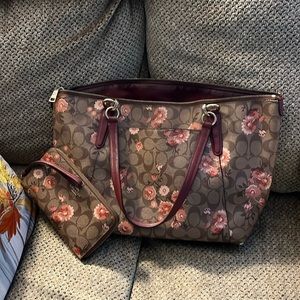 Coach signature pink flowers 🌸 shoulder bag & matching wallet